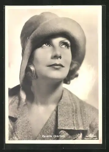 AK Schauspielerin Greta Garbo mit bezauberndem Lächeln