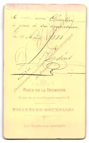 Fotografie D. Elebaut, Bruxelles-Molenbeek, Place de la Duchesse, gut angezogener Mann mit ausgeprägtem Schnautzer