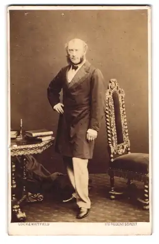 Fotografie Lock & Whitfield, London, 178, Regent Street, Portrait modisch gekleideter Herr mit Backenbart