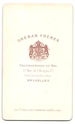 Fotografie Ghémar Frères, Bruxelles, 27, rue de l`Ecuyer, 27, Portrait älterer Herr im Mantel mit Backenbart