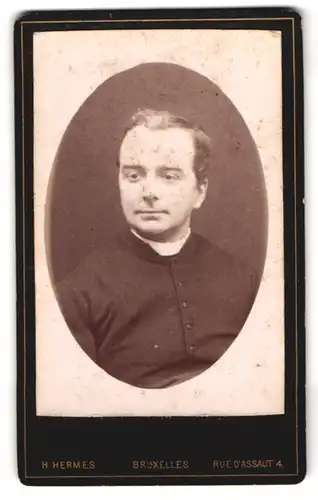 Fotografie H. Hermes, Bruxelles, Rue D`Assaut 4, Padre im Portrait