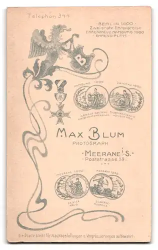 Fotografie MaxBlum, Meerane i. S., Poststrasse 59, Portrait Mädchen trägt ihr Festtagskleid