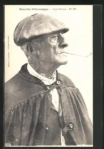 AK Baskenland / Basques, Mann mit Pfeife in Tracht