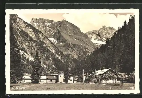 AK Oberstdorf i. bayr. Allgäu, Oytalhaus vor Bergkulisse