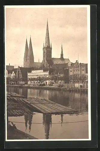 AK Lübeck, Partie an der Obertrave mit Petri- und Marienkirche