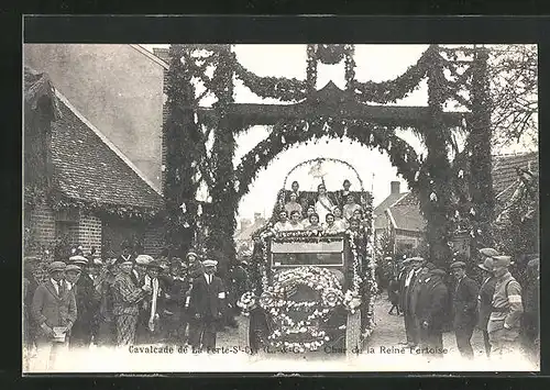 AK La Ferté-St-Cyr, Cavalcade, Char de la Reine Fertoise