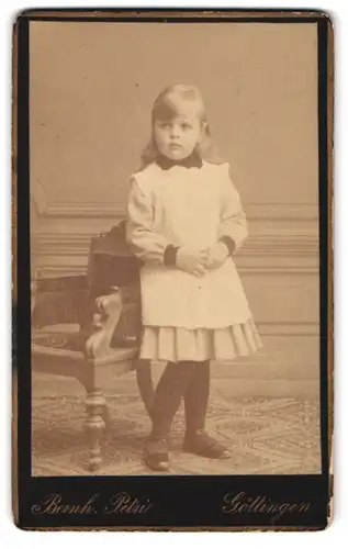 Fotografie Bernh. Petri, Göttingen, Weender-Str. 80, Portrait blondes Mädchen im weissen Kleid