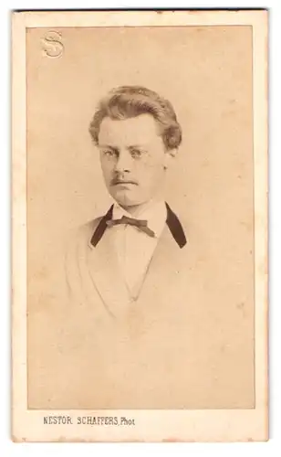 Fotografie Nestor Schaffers, Gand, 15 Rue Du Pont adou, Portrait Edelmann im Anzug