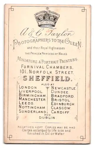 Fotografie A. & G. Taylor, Sheffield, 101 Norfolk Street, niedliches Kind wohl gekleidet