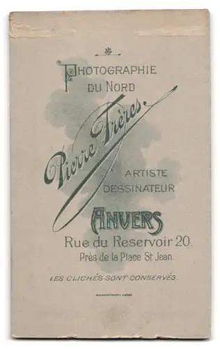 Fotografie Pierre Freres, Anvers, 20 Rue du Reservoir, Portrait Edelmann mit Bart im modischen Anzug