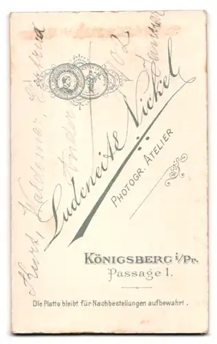 Fotografie Ludeneit & Nickel, Königsberg i. Pr., Passage 1, Portrait Kurt, Waldemar und Getrud Anders im Atelier