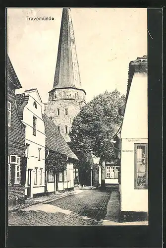 AK Travemünde, Strassenpartie mit Kirche