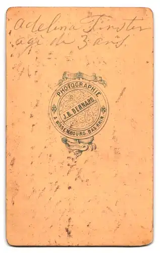 Fotografie J. B. Bernard, Wissembourg /Bas-Rhin, Portrait kleines Mädchen im Kleid