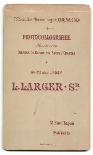 Fotografie L. Larger, Paris, 13, Rue Chapon, Portrait junge Dame im modischen Kleid