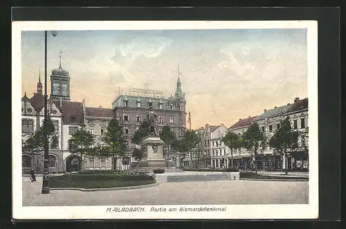 AK M.-Gladbach, Hotel Deutsches Haus am Königsplatz mit Geschäften und Bismarckdenkmal