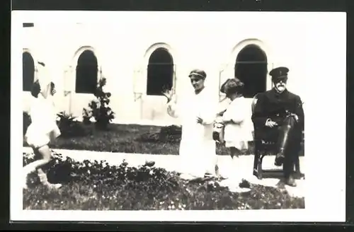 AK Präsident Masaryk (TGM) mit Frau und Kindern im Garten