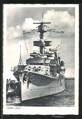 AK Kreuzer Köln der Kriegsmarine im Hafen