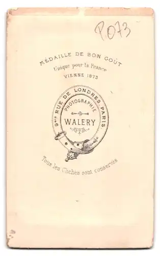 Fotografie Atelier Walery, Paris, 9 Rue de Londres, Herr im Anzug mit gestreifter Hose