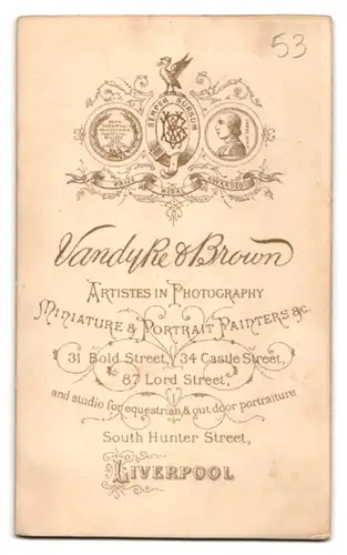 Fotografie Vandyke & Brown, Liverpool, South Hunter Street, Herr mit Vollbart nebst hübscher junger Dame