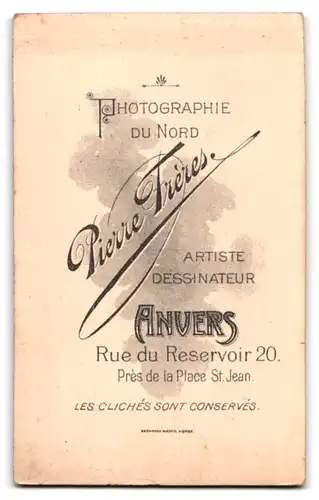 Fotografie Pierre Freres, Anvers, Rue du Reservoir 20, Portrait ältere Dame im Kleid mit Rüschekragen