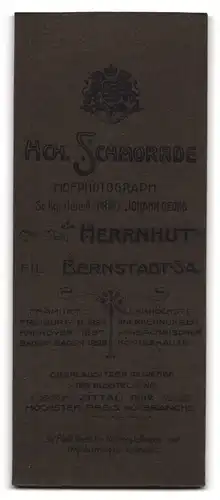 Fotografie Heinrich Schmorrde, Herrnhut, rauchender Junger Mann im Anzug