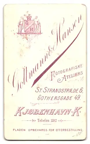 Fotografie Gollmann & Hansen, Kjobenhavn-K, St. Strandstraede 6, Portrait kleines Mädchen im weissen Kleid