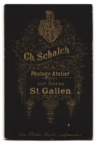 Fotografie Ch. Schalch, St. Gallen, Portrait ältere Dame in hübscher Kleidung