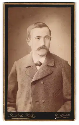 Fotografie A. Lüthi Zeller, St. Gallen, Portrait bürgerlicher Herr mit Moustache