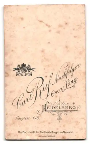 Fotografie Carl Ruf Nachf., Heidelberg, Hauptstr. 146, Portrait Dame im Biedermeierkleid mit Bibel in der Hand