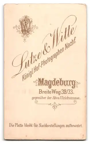 Fotografie Lutze & Witte, Magdeburg, Breite Weg 32 /33, attraktives Fräulein mit Perlenhalskette