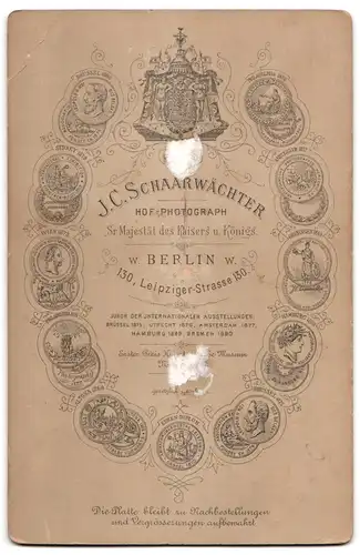 Fotografie J. C. Schaarwächter, Berlin-W, 130, Leipziger-Strasse, 130, Portrait bürgerliches Paar in modischer Kleidung