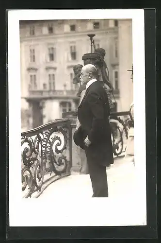 Foto-AK Präsident Masaryk (TGM) auf einem Balkon