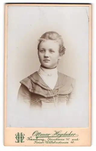 Fotografie Ottmar Heydecker, Hamburg, Steinstrasse 47, Portrait junge Dame mit zurückgebundenem Haar