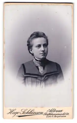 Fotografie Hugo Schlünsen, Hamburg-Altona, Rathausmarkt 38, Portrait junge Dame in modischer Kleidung