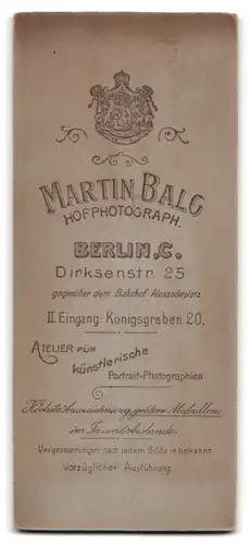 Fotografie Martin Balg, Berlin-C, Dirksenstrasse 25, Portrait junge Dame im langen Kleid