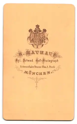 Fotografie H. Mathaus, München, Schwanthaler-Strasse 10, Portrait Herr im Anzug mit Vollbart