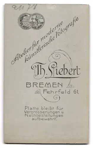 Fotografie Th. Liebert, Bremen, Fehrfeld 61, Portrait Geschwister im karierten Kleid mit Rüschenbesatz