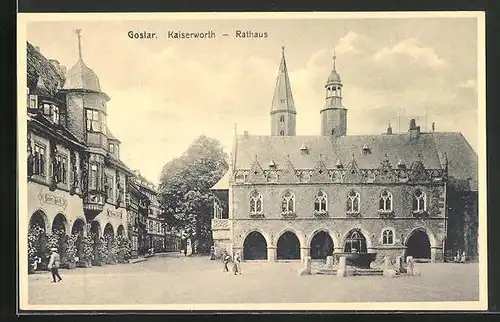 AK Goslar, Hotel Kaiserworth und Rathaus mit Brunnen
