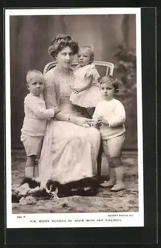 AK Queen Victoria of Spain with her children