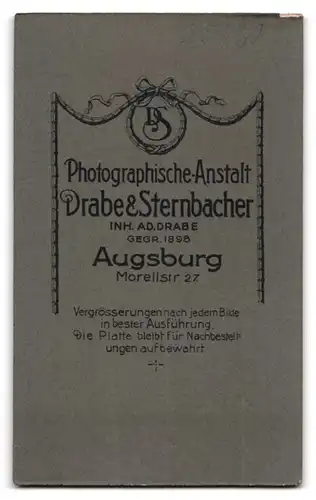 Fotografie Drabe & Sternbacher, Augsburg, Morellstrasse 27, Portrait zwei Mädchen und Junge in hübscher Kleidung