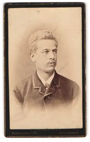 Fotografie F. Tellgmann, Mühlhausen i /Th., Jacobistrasse, Portrait stattlicher Herr im Anzug mit Schnurrbart