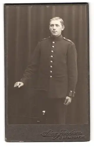 Fotografie Anna Josefsson, Skillingaryd, Portrait Soldat in Uniform Rgt. 12