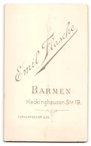Fotografie Emil Flasche, Barmen, Heckinghauser-Strasse 19, Portrait Mutter mit Kleinkind auf dem Schoss