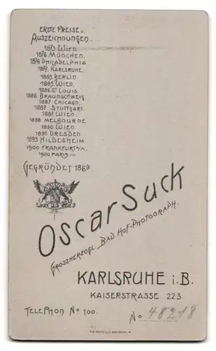 Fotografie Oscar Suck, Karlsruhe i. B., Kaiserstr. 223, Portrait Mann im Anzug mit Schlips und Oberlippenbart