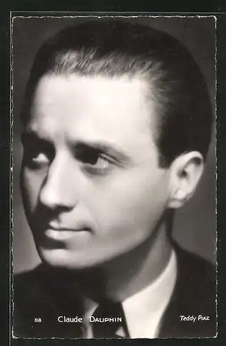 AK Schauspieler Claude Dauphin mit gegeltem Haar