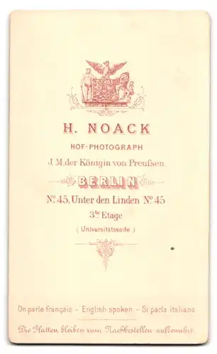 Fotografie H. Noack, Berlin, Unter den Linden 45, junge Dame mit Hut & Schirm