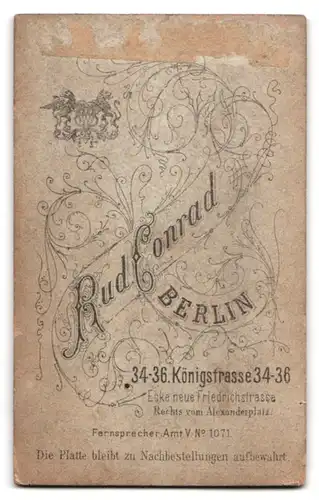 Fotografie Rud. Conrad, Berlin, Königstr. 34-36, Portrait Herr mit gepflegtem Vollbart im Anzug