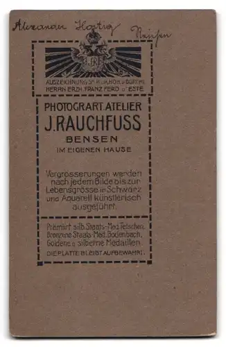 Fotografie J. Rauchfuss, Bensen, Bursche trägt elegantes Frack