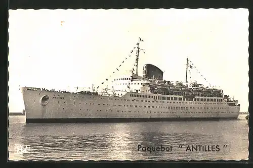 AK Le Havre, Passagierschiff Antilles, bei der Hafeneinfahrt