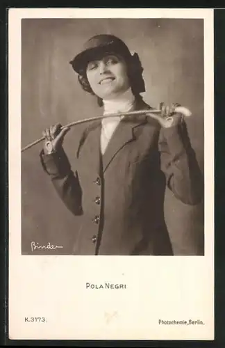 AK Schauspielerin Pola Negri im Kostüm einer Filmrolle